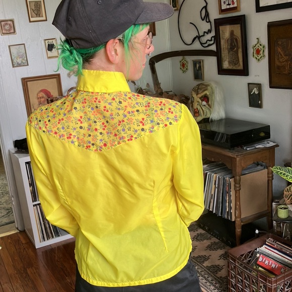 ✨ SOLD ✨ Vintage 60s Dagger Collar Floral Western Button Down Nylon Shirt ~ M - Picture 6 of 9